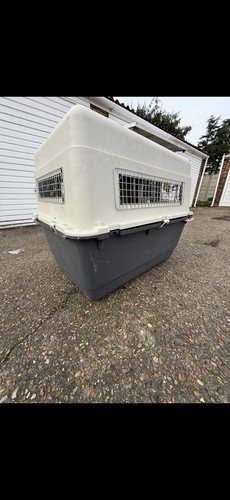 Large plastic pet travel - large,
